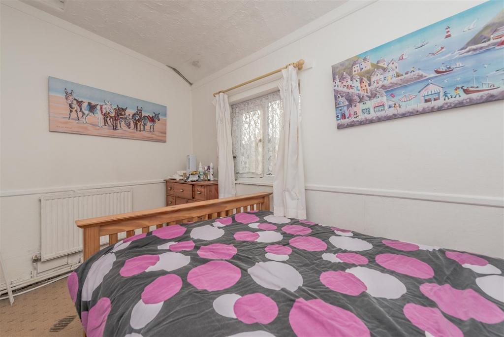 Office Room / Playroom: