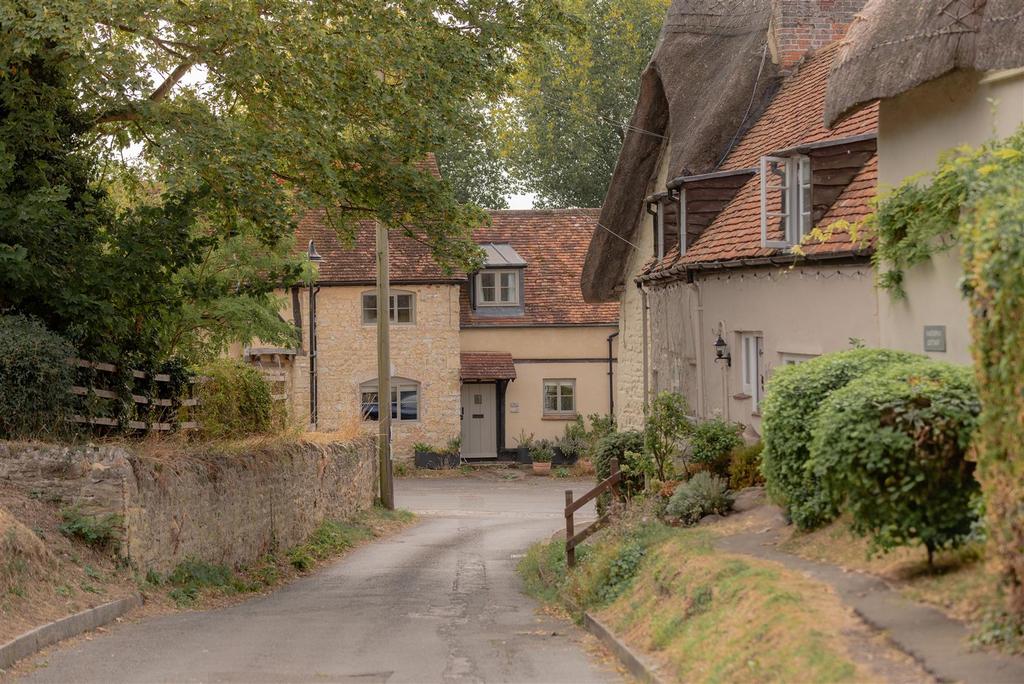 Thame Local Area -3.jpg