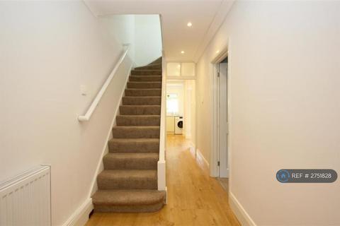 1 bedroom maisonette to rent, Brighton Road, South Croydon, CR2