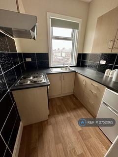 1 bedroom flat to rent, Broadway, Blackpool, FY4