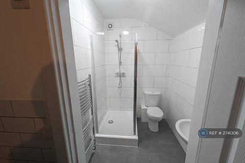 3 bedroom terraced house to rent, Linby Grove, Hucknall, Nottingham, NG15