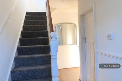 4 bedroom semi-detached house to rent, Park Rise, Falmouth, TR11