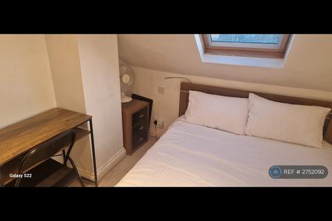 1 bedroom in a house share to rent, Falmouth Road, Reading, RG2