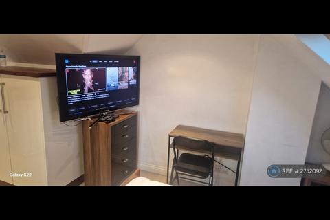 1 bedroom in a house share to rent, Falmouth Road, Reading, RG2