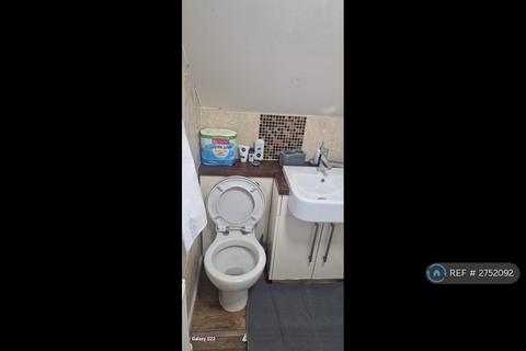 1 bedroom in a house share to rent, Falmouth Road, Reading, RG2