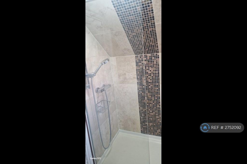 En-Suite Shower