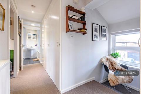 1 bedroom flat to rent, Keith Connor Close, London, SW8