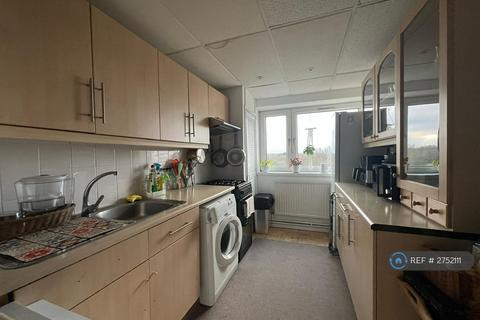 2 bedroom flat to rent, Westmark Point, London, SW15