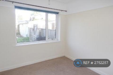 undefined, Wallcroft, Willaston, Neston, CH64