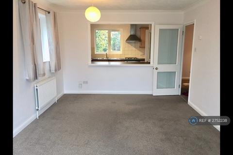 2 bedroom flat to rent, Whitehaven Close, Bromley, BR2