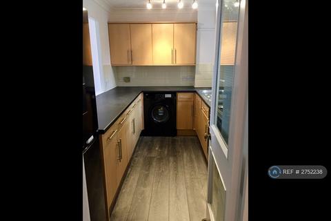 2 bedroom flat to rent, Whitehaven Close, Bromley, BR2