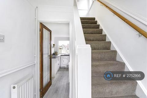 2 bedroom semi-detached house to rent, Wern Bank, Neath, SA11