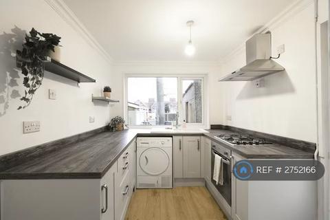 2 bedroom semi-detached house to rent, Wern Bank, Neath, SA11