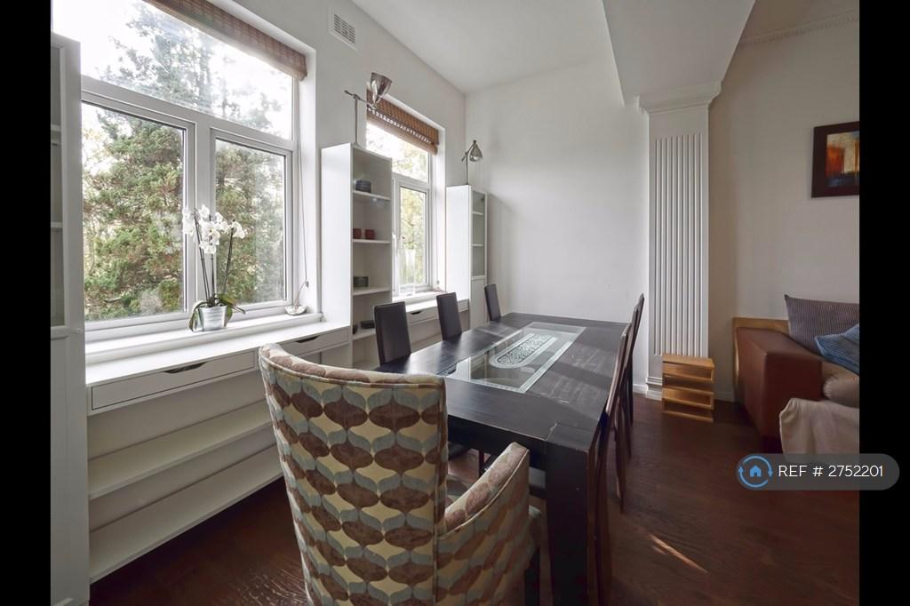 Lounge Dining Area