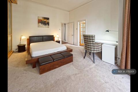 3 bedroom flat to rent, Shepherds Hill, London, N6