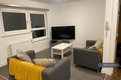 3 bedroom maisonette to rent, Ark Lane, Glasgow, G31