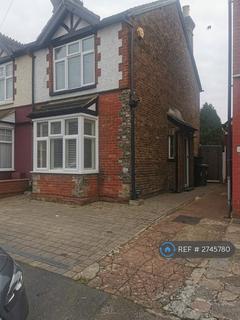 2 bedroom semi-detached house to rent - Miles Road, Surrey, KT19