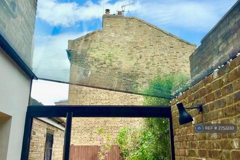 2 bedroom flat to rent, Lauriston Road, London, E9