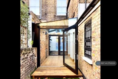 undefined, Lauriston Road, London, E9