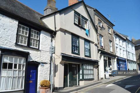 4 bedroom terraced house to rent, St. Thomas Street, Penryn, TR10