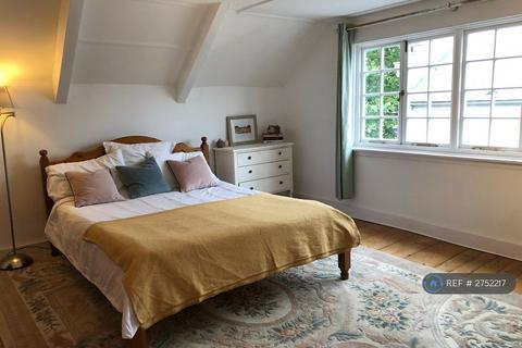 4 bedroom terraced house to rent, St. Thomas Street, Penryn, TR10