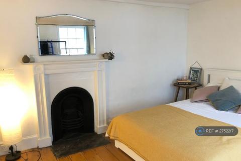 4 bedroom terraced house to rent, St. Thomas Street, Penryn, TR10