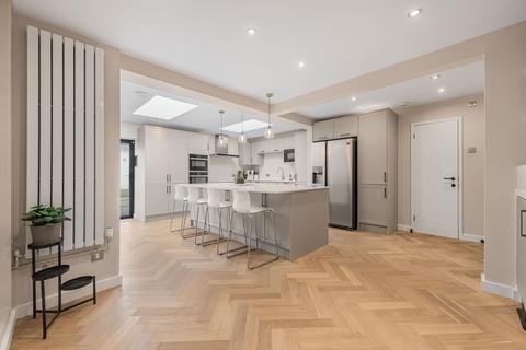 undefined, Azalea Drive, Swanley BR8