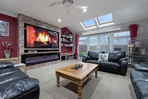 4 bedroom semi-detached house for sale, Elliot Drive, Carlisle CA6