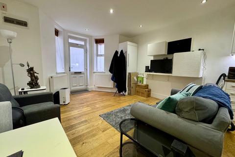 undefined, Hawes Road, Bromley BR1