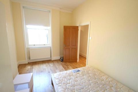 2 bedroom apartment to rent, Chamberlayne Road, London, NW10