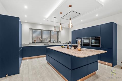 3 bedroom detached house for sale, New Street, Broadway WR12