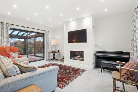 3 bedroom detached house for sale, New Street, Broadway WR12