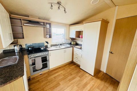 2 bedroom static caravan for sale, Beach Road, St. Osyth CO16
