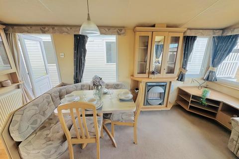 2 bedroom static caravan for sale, Beach Road, St. Osyth CO16