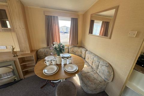 2 bedroom static caravan for sale, Beach Road, St. Osyth CO16