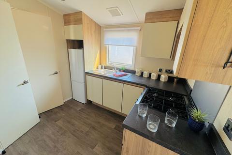 4 bedroom static caravan for sale, Beach Road, St. Osyth CO16
