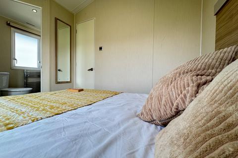 2 bedroom static caravan for sale, Faversham Road, Seasalter CT5