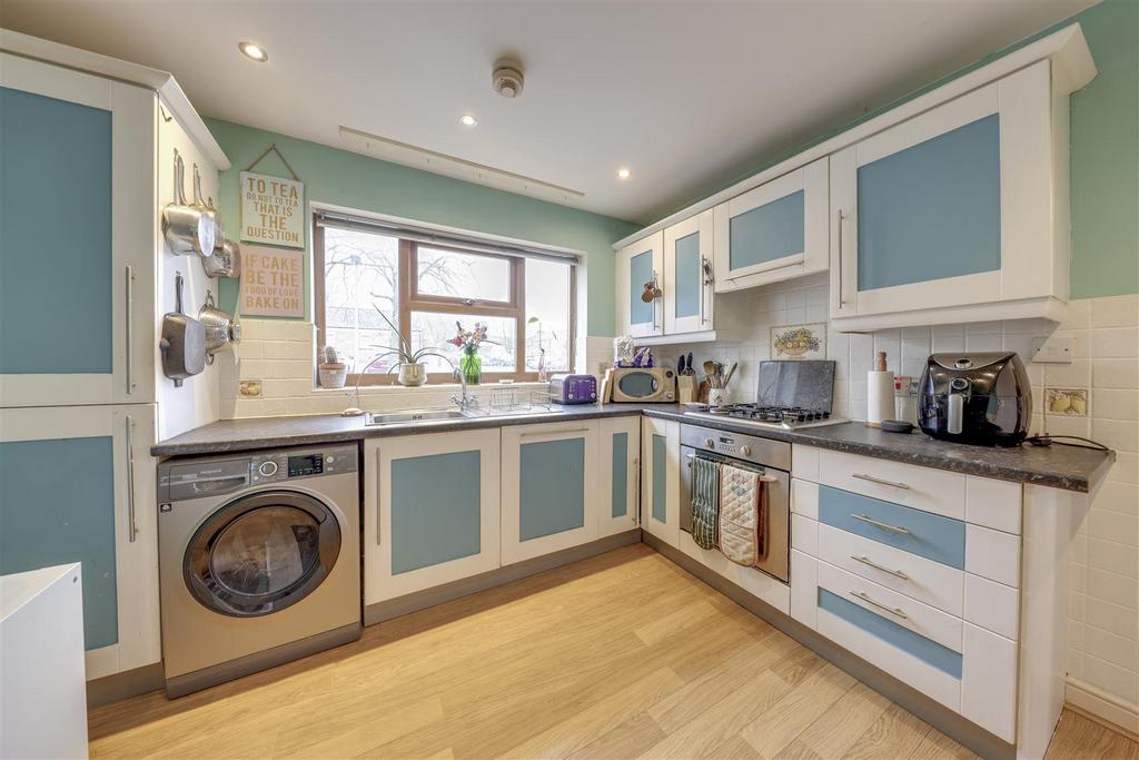 Kitchen / Dining