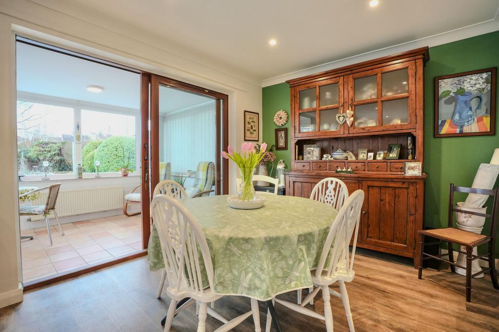 Lounge/Dining Room