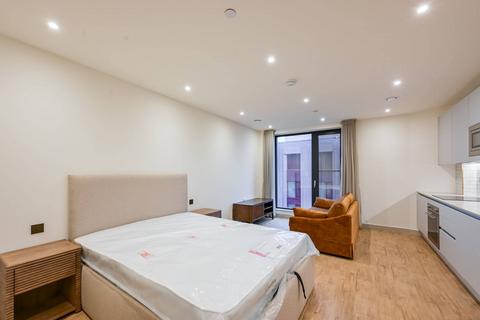 Studio to rent, Selborne Road, Walthamstow, E17