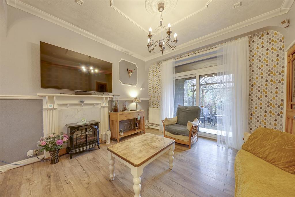 Lounge Alt 2