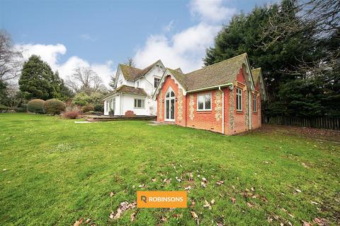 5 bedroom detached house for sale, Common Road, Kensworth