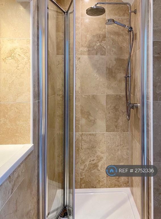 Ensuite Showeroom