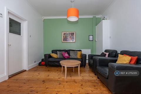3 bedroom semi-detached house to rent, Paton Street, Leicester, LE3