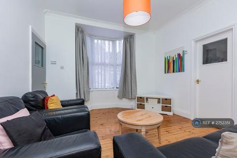 3 bedroom semi-detached house to rent, Paton Street, Leicester, LE3