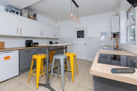 3 bedroom semi-detached house to rent, Paton Street, Leicester, LE3