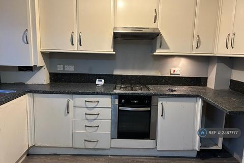3 bedroom semi-detached house to rent, Chapel Street, Platt Bridge, Wigan, WN2