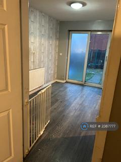 3 bedroom semi-detached house to rent, Chapel Street, Platt Bridge, Wigan, WN2