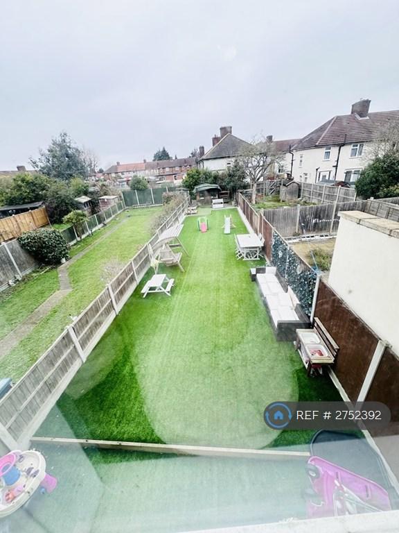 Room 2 View Of Back Garden
