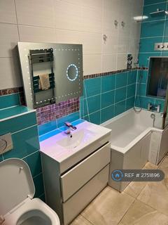 1 bedroom in a house share to rent, Malden Road, London, KT4